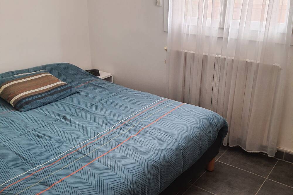 Entire apartment, Apartment for rent in secure residence with parking lot in Avignon, Vaucluse