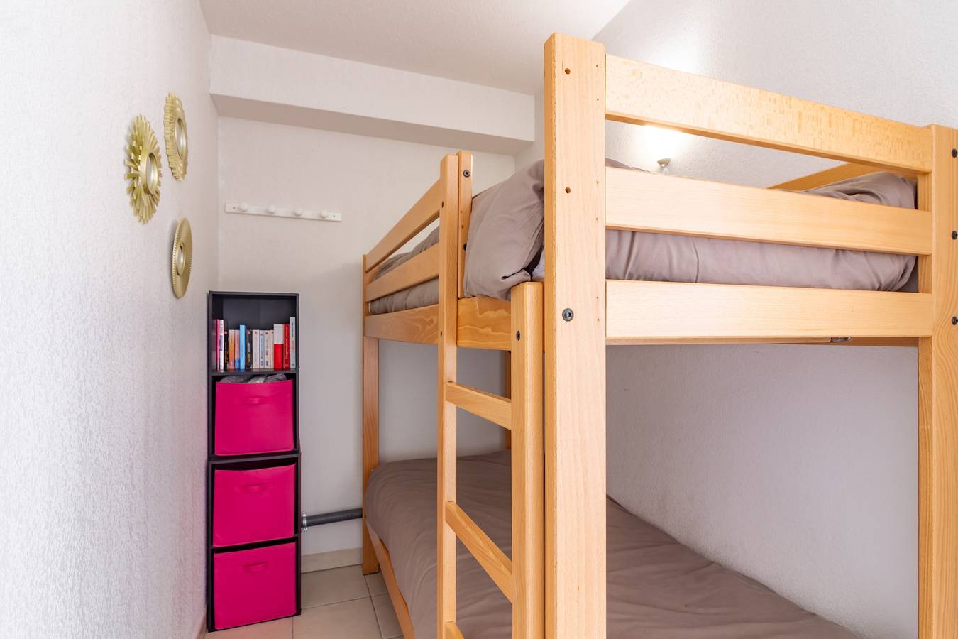 Appartement entier, Le Jouarres - Appt climatisé avec piscine partagée in Azille, Région de Carcassonne