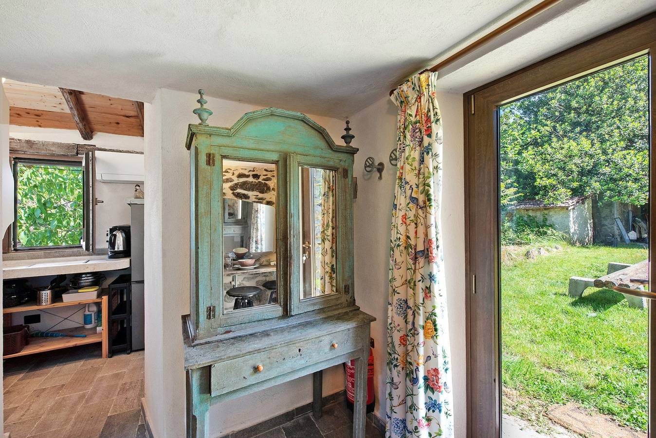 Hütte 'Delle Castagne' mit Bergblick, Wlan und Klimaanlage in Casaleggio Boiro, Alessandria Provinz
