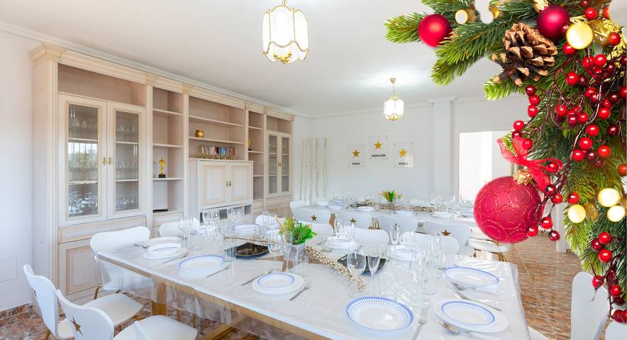 Casa rural para 16 personas, con jardín, Se admiten mascotas en l'Alacantí