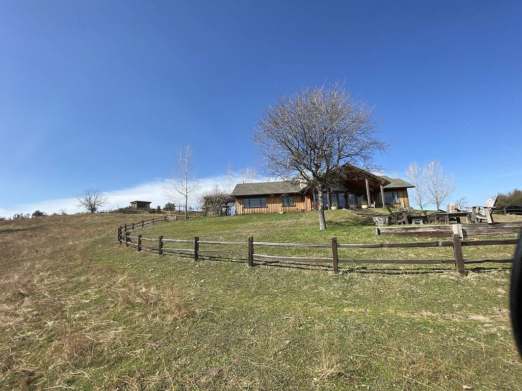 Starview Ranch: 3 homes w/ 7 bdrms, pool, sauna, spa & gym on 50 beautiful acres in Kings Canyon Nationalpark