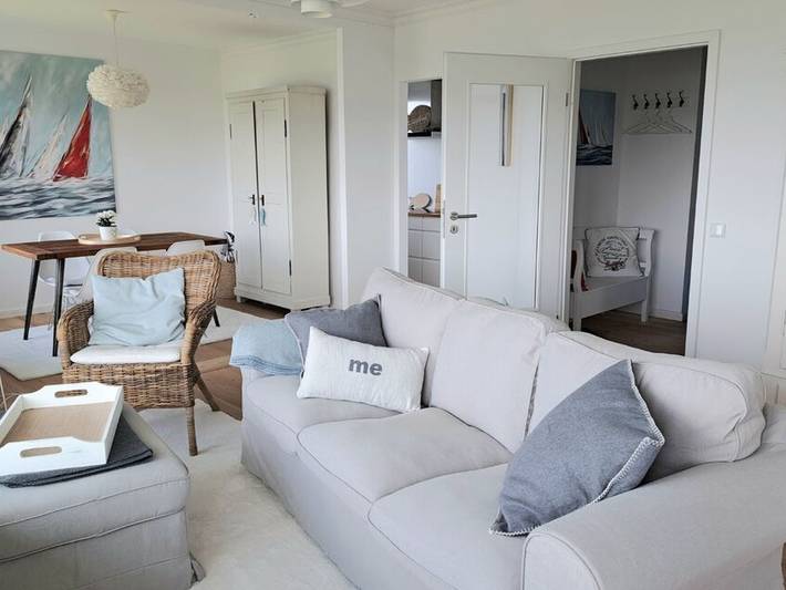 Ferienwohnung für 2 Personen, mit Balkon und Ausblick in Schausende