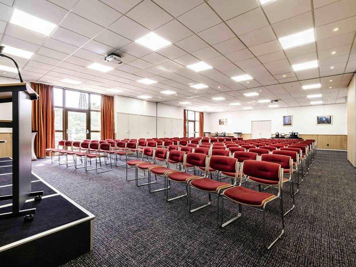 Hôtel pour 2 personnes, avec sauna et jacuzzi ainsi que piscine et jardin à Joué-lès-Tours - 4