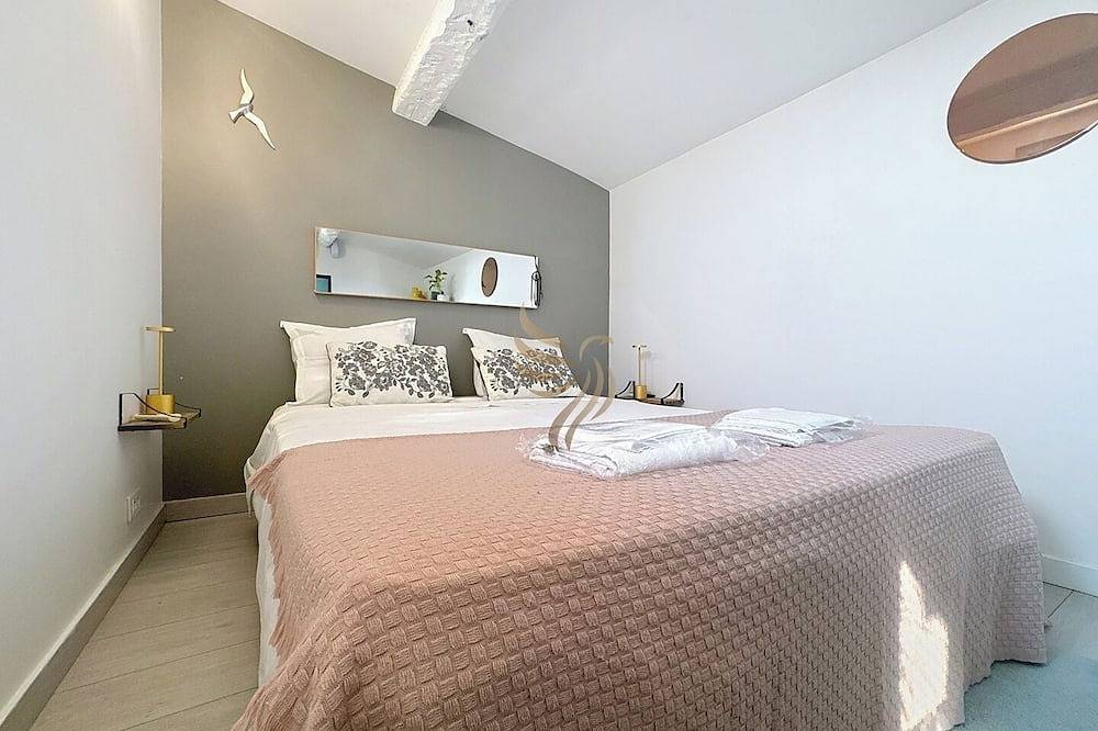 House La Palmeraie 4p-Garden-wifi-park-jacuzzi in Biot, Cannes region