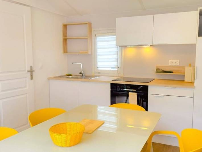 Camping pour 6 personnes, avec terrasse et piscine à Sainte-Marie-la-Mer - 2