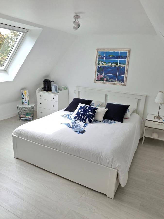 Location de vacances pour 2 personnes, avec terrasse ainsi que piscine et jardin à Locmaria-Plouzané - 3