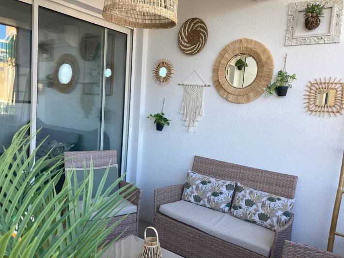 Gîte pour 6 personnes, avec Balcon et Terrasse ainsi que Jardin et Piscine dans Plage des Aresquiers
