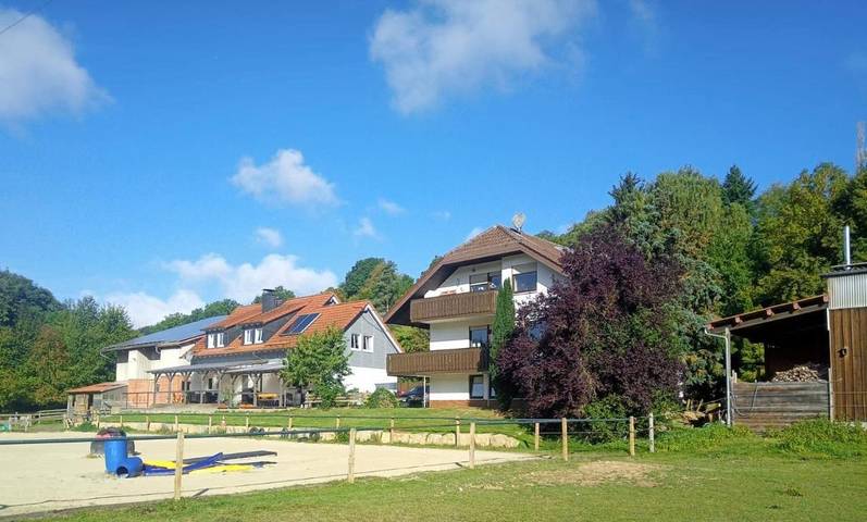 Ferienwohnung für 6 Personen, mit Terrasse und Ausblick, mit Haustier in Ebersburg