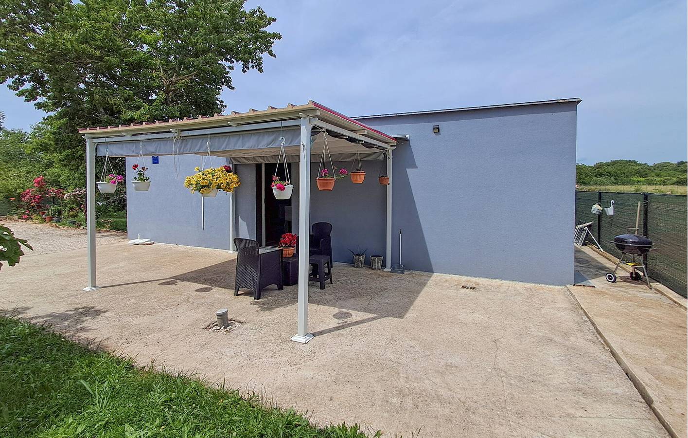 Charmantes Apartment mit Terrasse, in der Nähe der Küste und des Stadtzentrums in Pula-Medulin, Pula