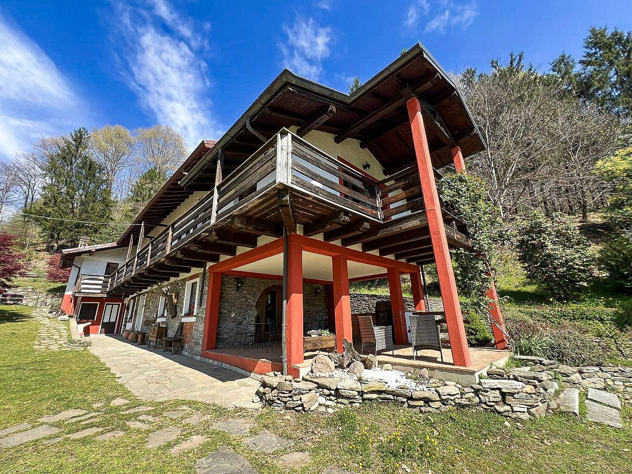 Ganze Wohnung, Sorti Alpaca in Montegrino Valtravaglia Gemeinde, Lago Maggiore (Lombardei)
