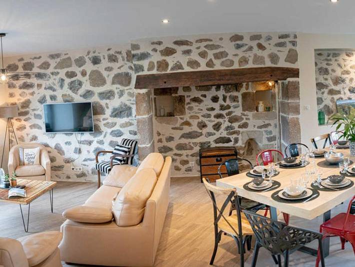Location de vacances pour 14 personnes, avec jardin dans Saint-Hippolyte (Cantal) - 4