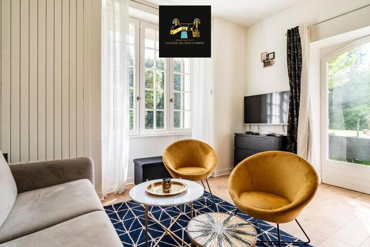 Gîte pour 4 personnes, avec Jardin ainsi que Piscine et Vue à Ormoy-la-Rivière