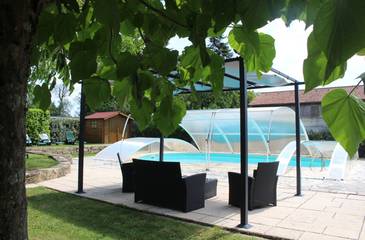Gîte pour 4 personnes, avec jardin ainsi que piscine et terrasse, animaux acceptés à Daglan