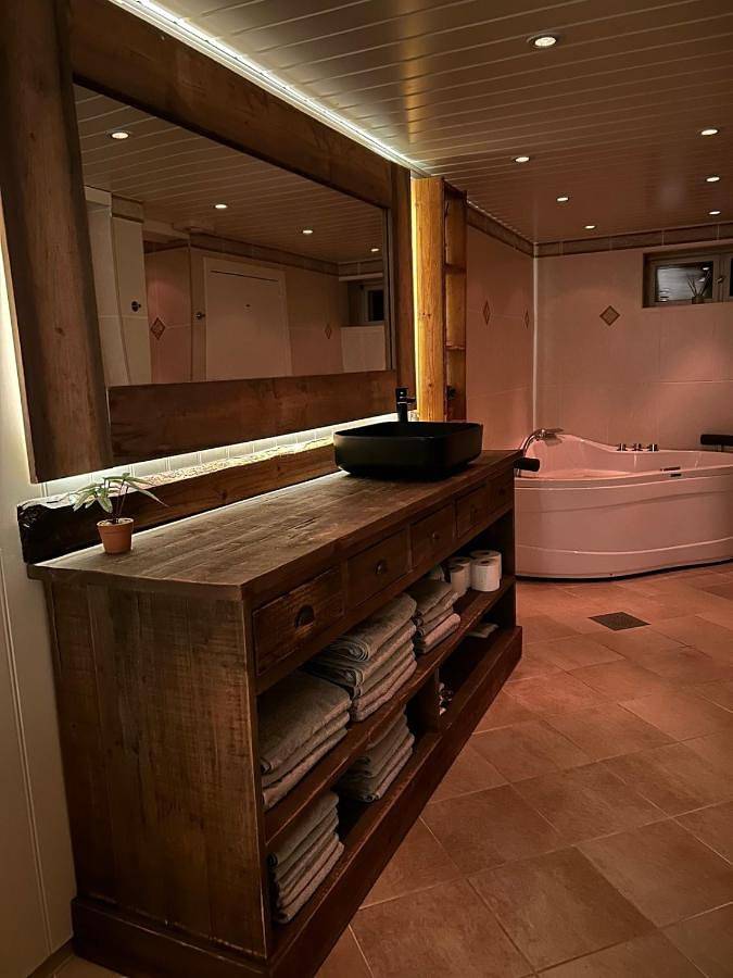 Cabin with large outdoor area in Hamar