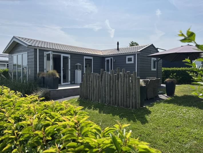 Chalet für 4 Personen, mit Terrasse und Garten in Oostkapelle