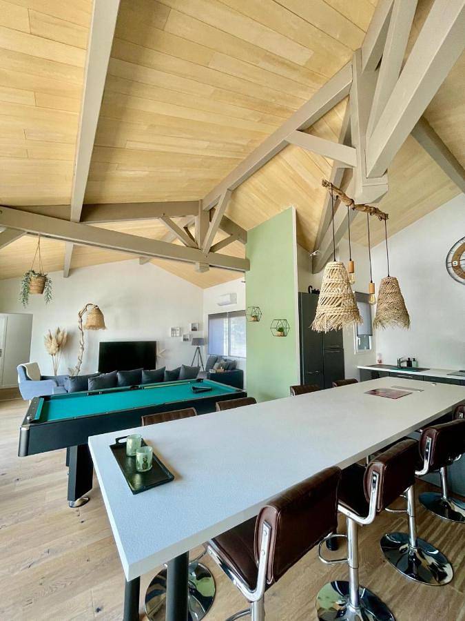 Location de vacances pour 6 personnes, avec vue ainsi que piscine et terrasse à Angresse - 2