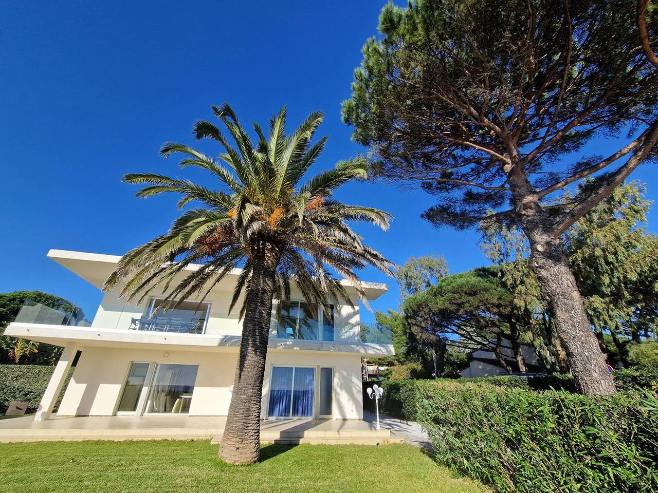 Villa 250 m², klimatisiert, 2 Ebenen am Wasser in Cavalaire-sur-Mer, Parc national Port-Cros