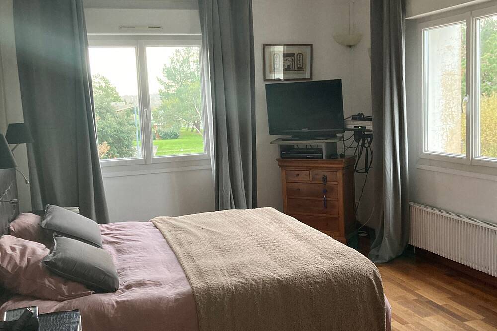 Entire house facing the Chausey Islands, sea view. Beach nearby. On foot in Coudeville-sur-Mer, Coutances