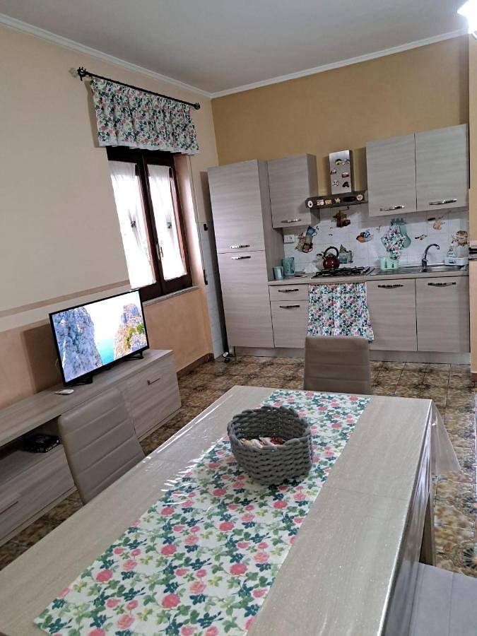 Casa vacanza per 4 persone, con balcone e panorama nonché giardino in Santa Maria la Carità