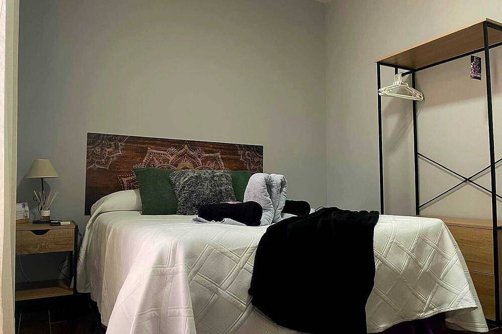 Entire apartment, The Dream Of Quixote. Double Room Cm in Alcalá de Henares, Área Metropolitana de Madrid
