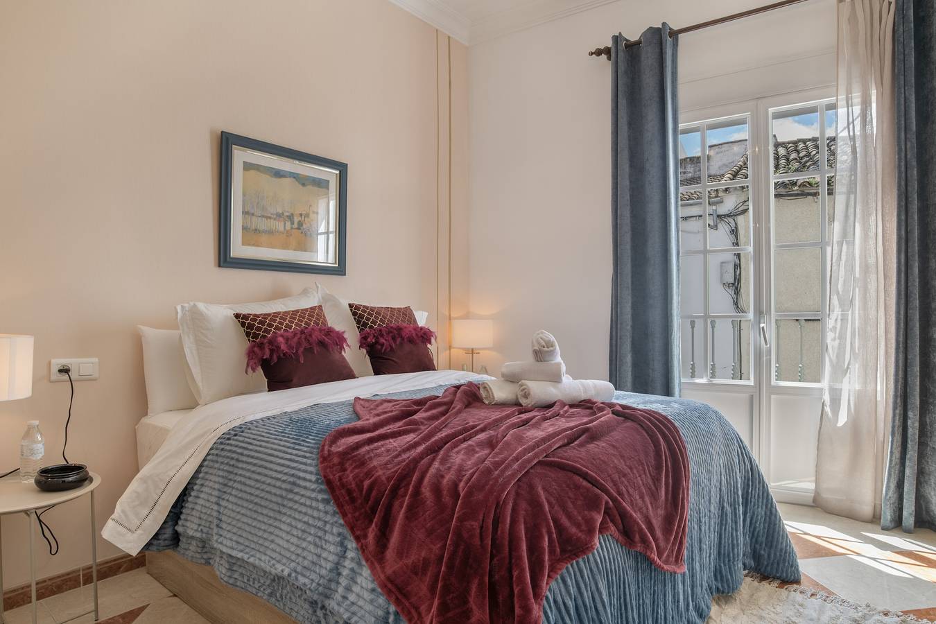 'Granate' Room with Mountain Views, Shared Terrace, and Wi-Fi in Alcalá del Valle, White Villages
