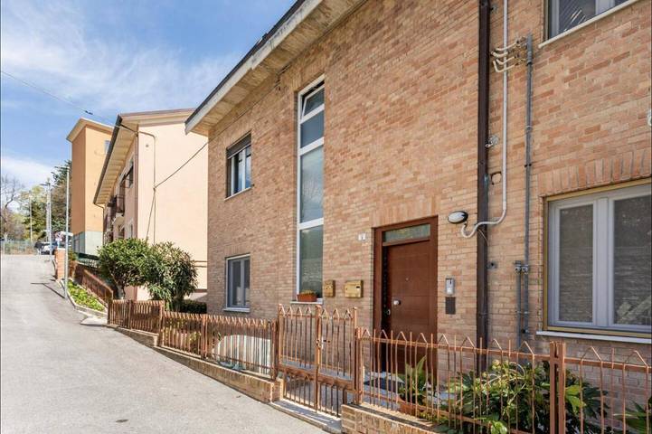 Appartamento, con Terrazza e Panorama a Urbino