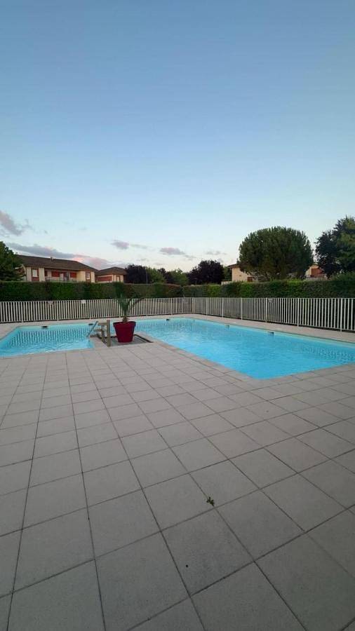 Gîte pour 4 personnes, avec terrasse et piscine à Nérac - 3