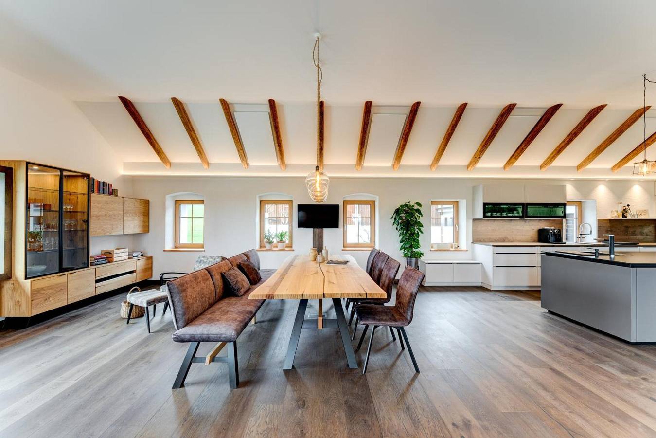 Ganzes Studio, Einzimmerapartment 'Außergewöhnliches Loft' mit Bergblick und Wi-Fi in Innviertel