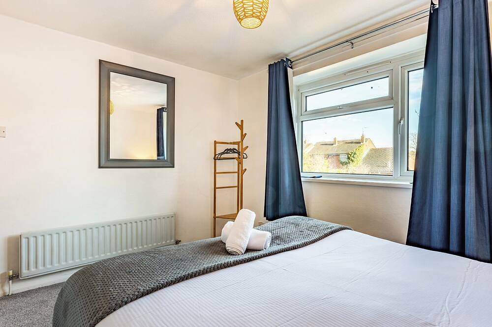 4 bedroom accommodation in Ashford in Ashford, Ashford region