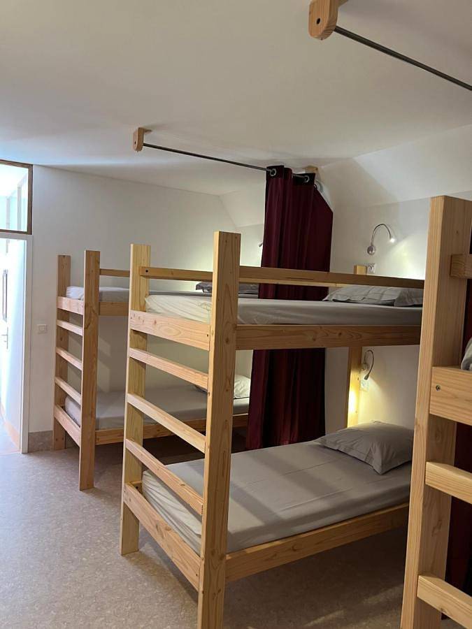 Maison d’hôte pour 12 personnes, avec piscine ainsi que vue et jardin en Ardèche - 4