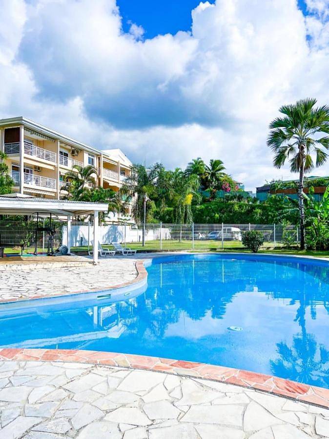 Maison de vacances pour 3 personnes, avec terrasse ainsi que piscine et vue