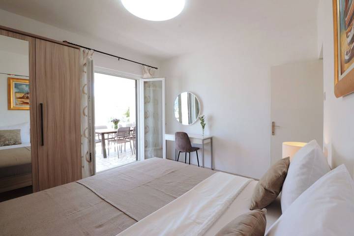 Villa pour 10 personnes, avec piscine et jardin à Okrug Gornji - 4