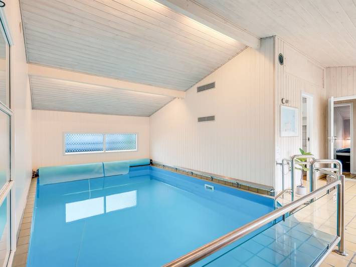 Ferienhaus für 8 Personen, mit Whirlpool und Terrasse sowie Pool und Sauna in Kjul Strand - 2