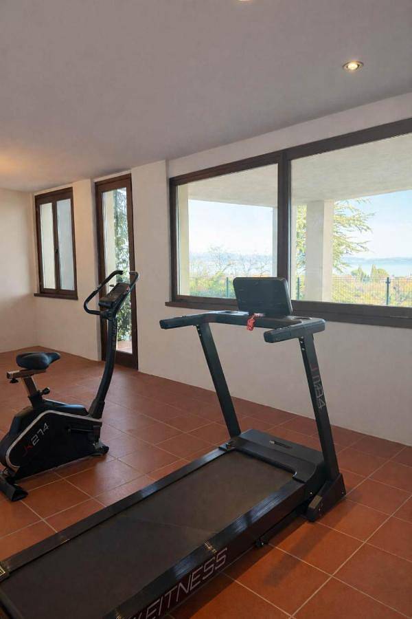 Villa Elisea - Villa panoramica con piscina privata sul Lago di Garda in Soiano del Lago, Gardasee-Berge