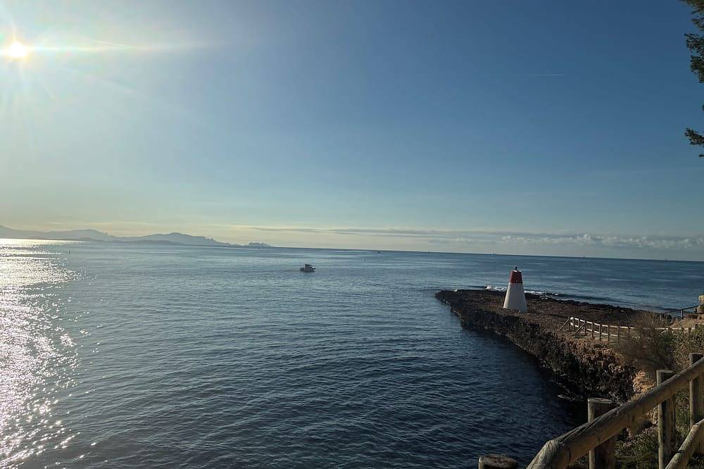 Entire apartment, Le Top du top in Carry-le-Rouet, Istres region