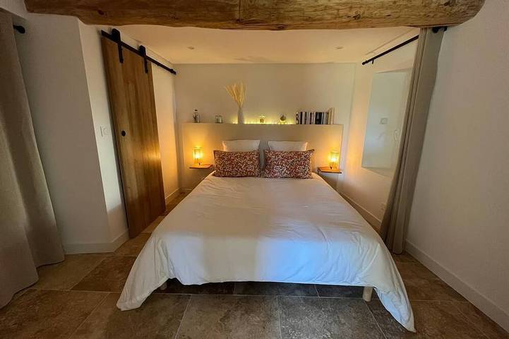 Appartement entier, Cocon provençal et jardin privatif pour une pause à 2 in Le Muy, Côte méditerranéenne (France)
