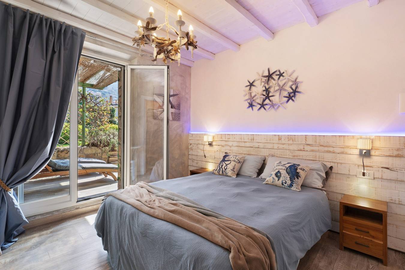 Habitación 'Stella Marina' con terraza privada, Wi-Fi y aire acondicionado in Spiaggia Libera Attrezzata Il Volto, Moneglia