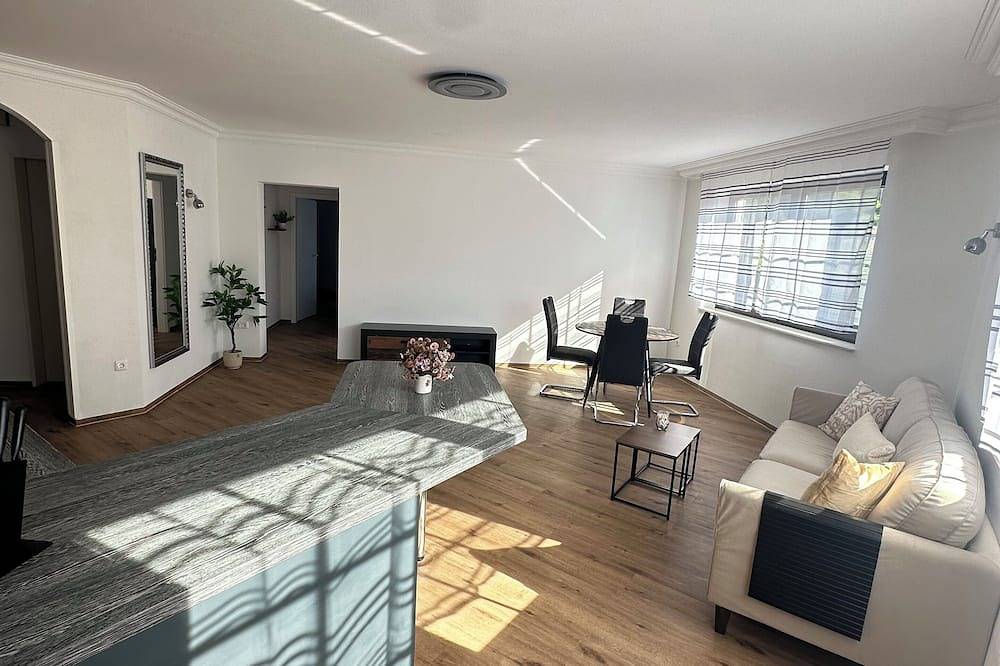 Ganze Wohnung, In & Out Boardinghaus Deluxe-Zimmer in Zweifall, Stolberg