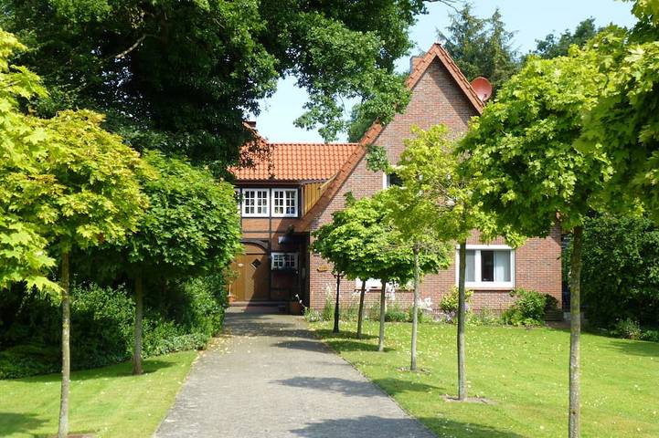 Ferienwohnung für 3 Personen, mit Terrasse und Garten in Apen