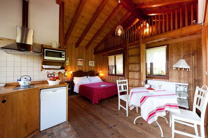 Ganze Wohnung, Kleines Ferienhaus mit Pool in der Nähe des Meeres in Ea, Bizkaia