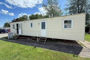 Glamping for 8 People in Skegness, Lincolnshire, Photo 1
