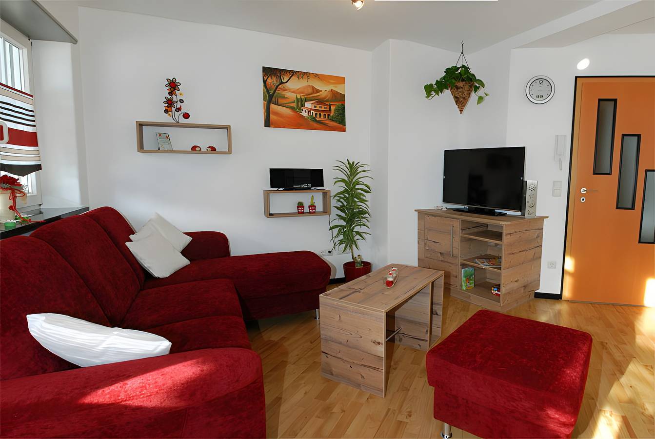 Ganze Wohnung, Ferienwohnung Kleeblatt im Westallgäu mit privater Terrasse, sehr gute Zug-/Busanbindung in Röthenbach (Allgäu), Bayerisch Schwaben