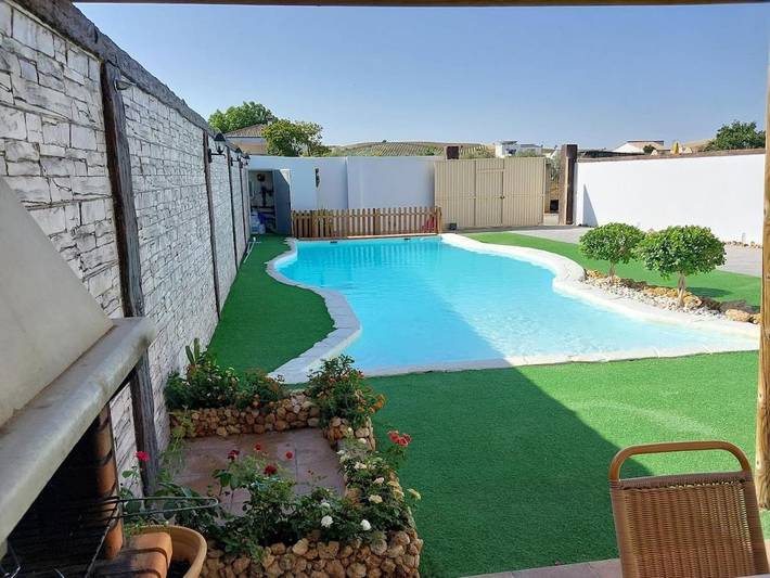 Casa rural para 7 personas, con vistas y terraza además de piscina y jardín, Se admiten mascotas en Campiña de Morón y Marchena - 3