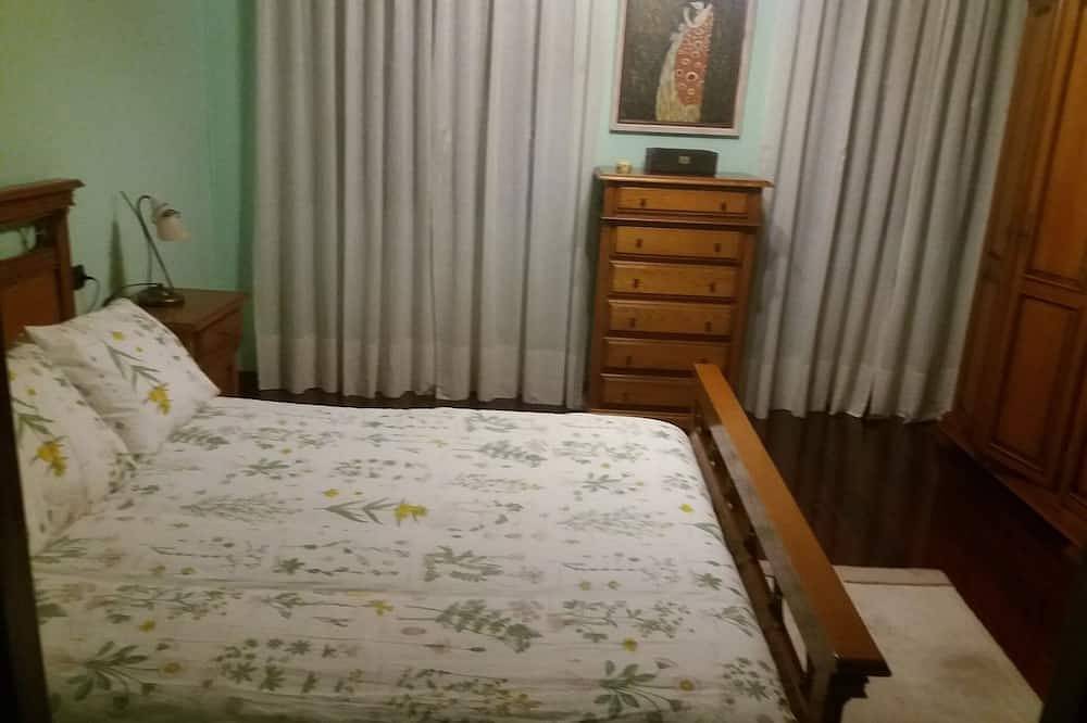 Steinhaus Vollständig Wiederherstellt in Ribadeo, Rías Altas