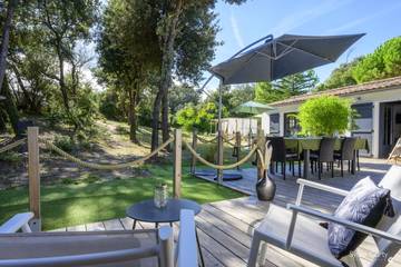 Location de vacances pour 4 personnes, avec terrasse et jardin à La Couarde-sur-Mer