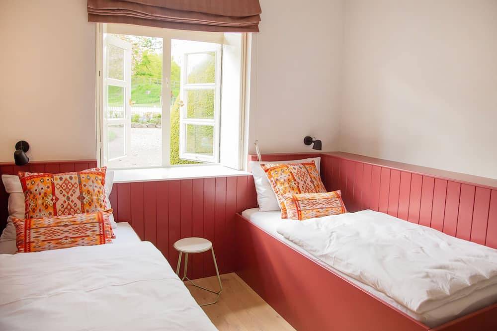 Ganze Wohnung, Wunderschöne Ferienwohnung direkt am Plöner See in Nehmten in Nehmten, Südliche Ostseeküste