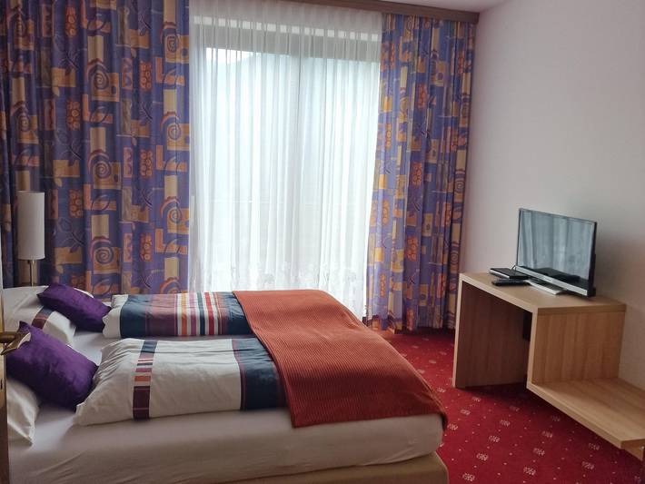 Gîte pour 4 personnes, avec sauna et jacuzzi, adapté aux familles dans Eberstein - 2