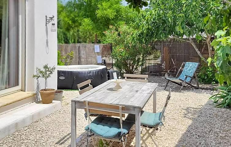 Location de vacances pour 4 personnes, avec terrasse et jardin à Mazan - 3