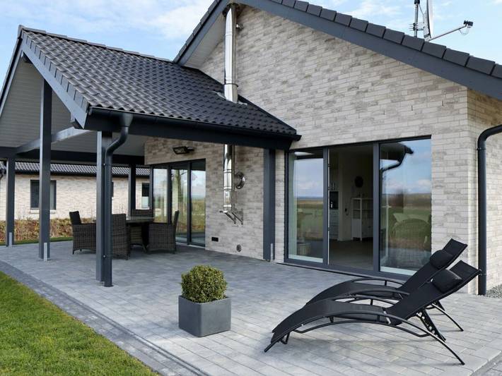 Ferienhaus für 4 Personen, mit Terrasse und Sauna in Niesgrau