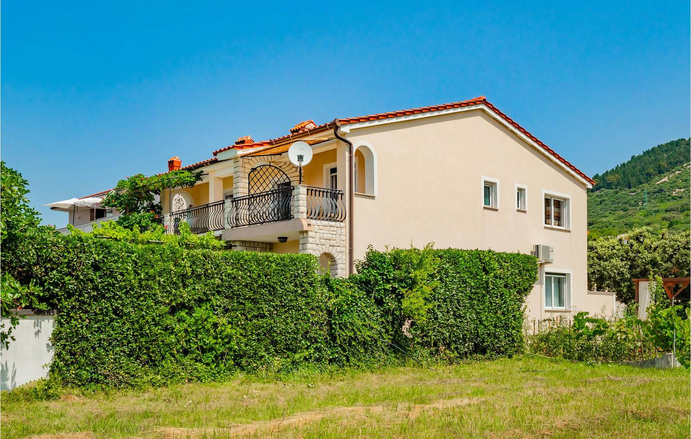 Ganze Ferienwohnung, Ferienwohnung für 6 Personen mit Terrasse in Barbat na Rabu, Rab